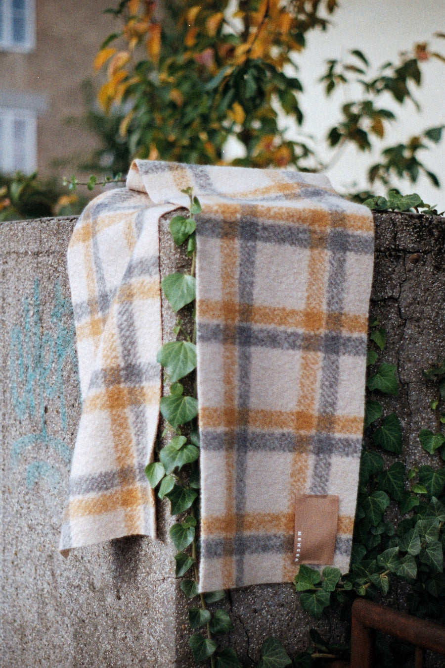 Beige&grey alpaca plaid scarf