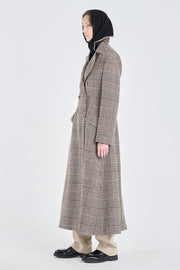 Natural wool tailored winter coat