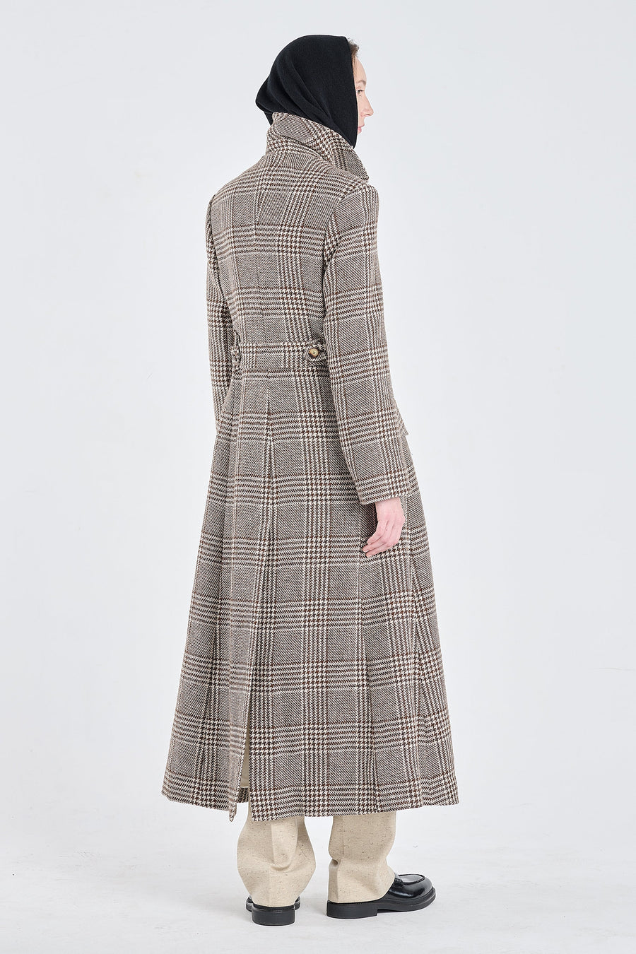 Natural wool tailored winter coat