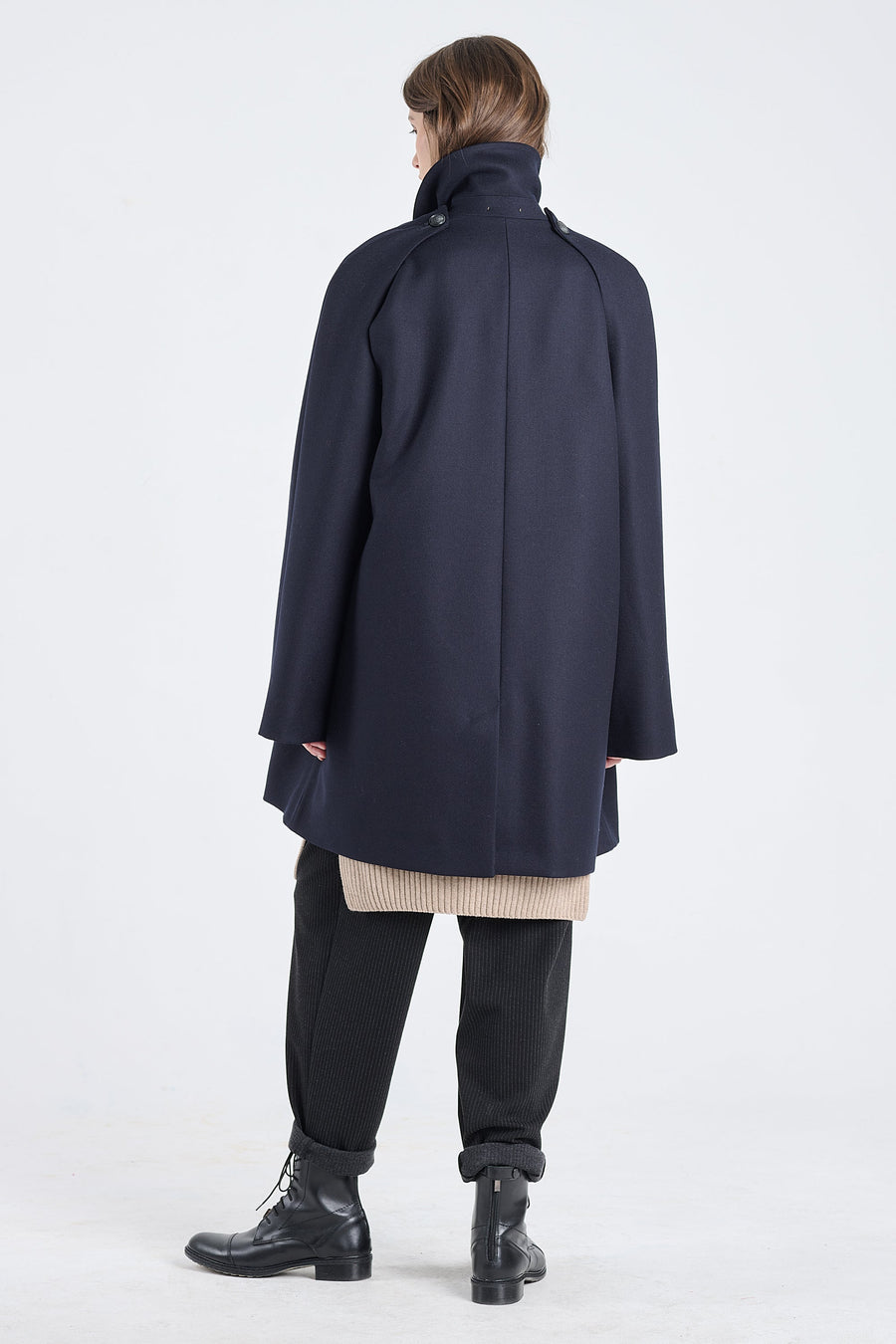 Dark blue wool coat with detachablee sleeves