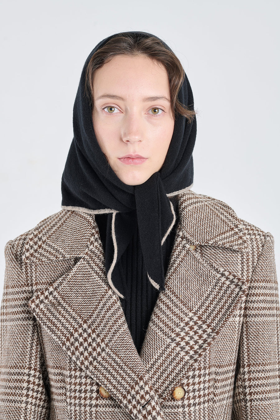 Black&nomad cashmere triangle scarf
