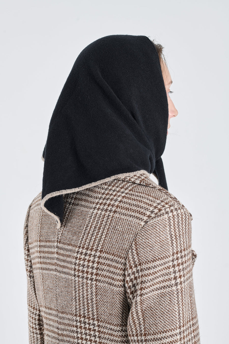 Black&nomad cashmere triangle scarf