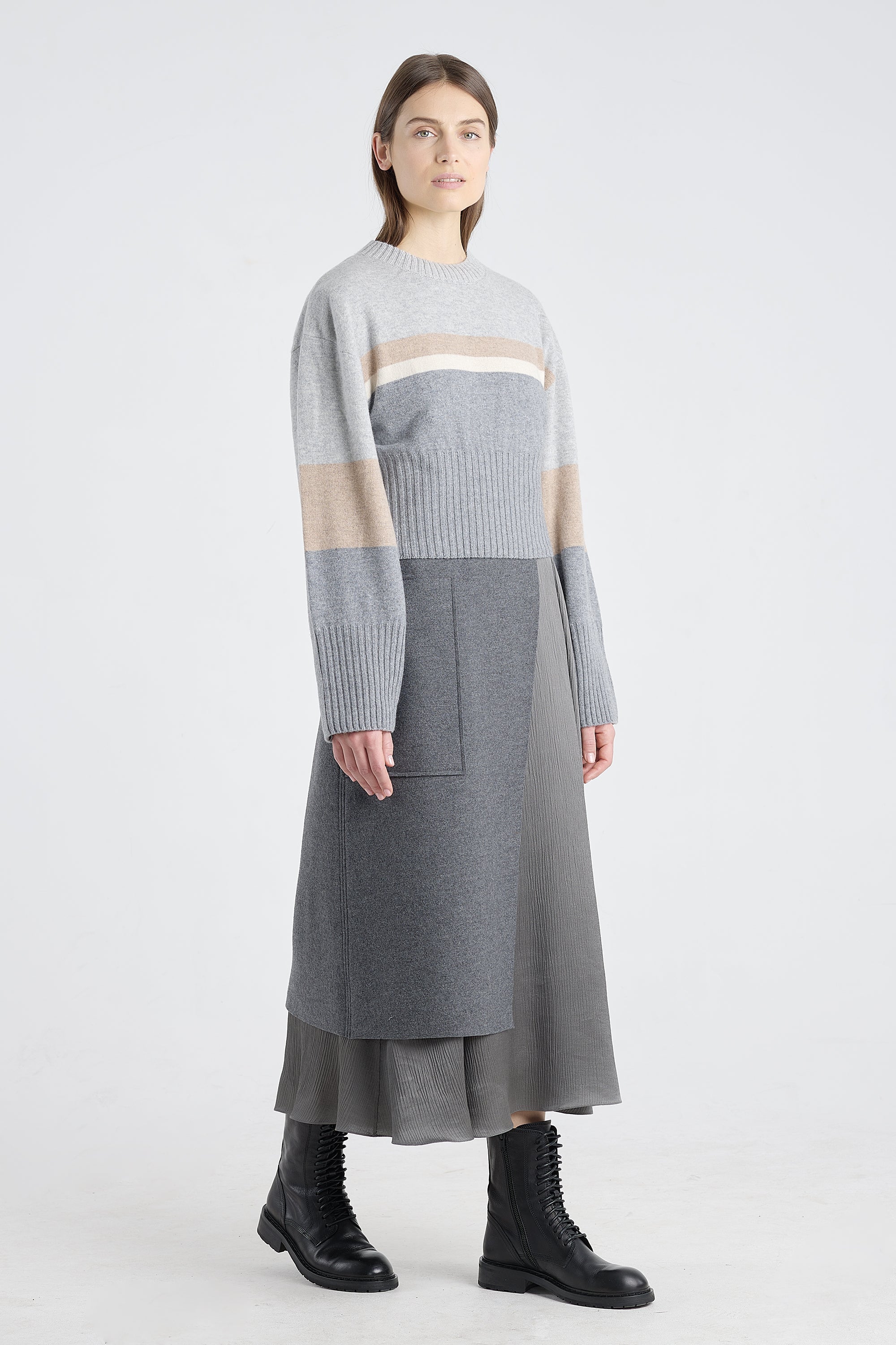 Grey with stripes cashmere cropped crewneck