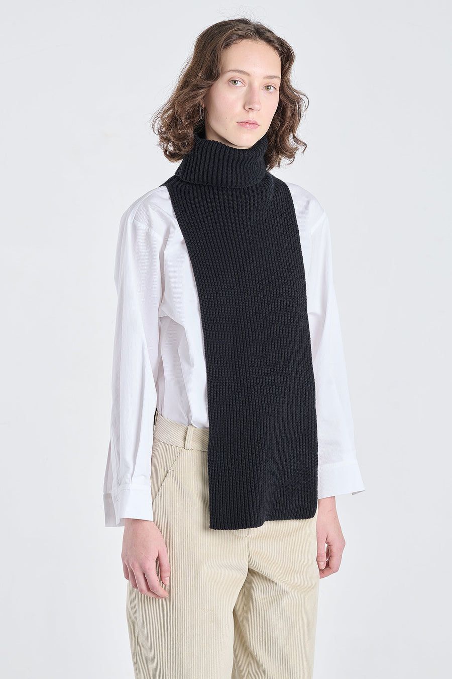 Black extra fine merino turtleneck