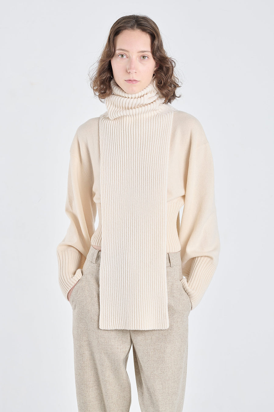 Light ivory extra fine merino turtleneck