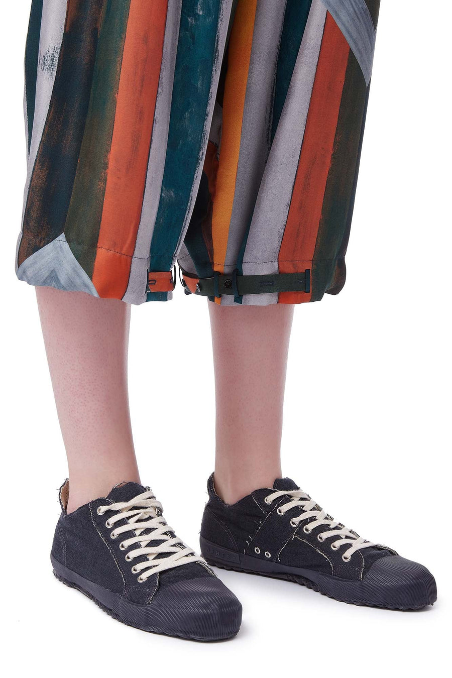 Navy blue rudeback linen sneakers
