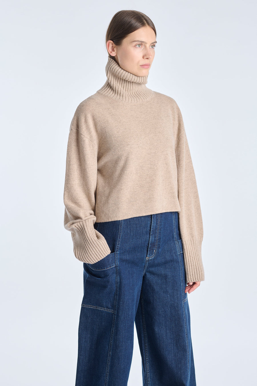 Nomad beige cashmere cropped turtleneck