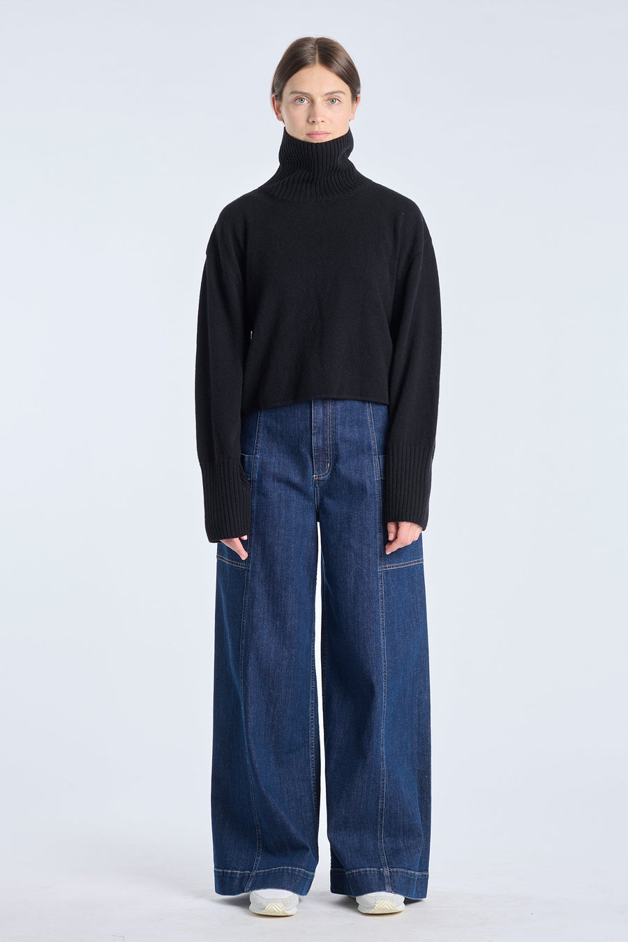 Black cashmere cropped turtleneck