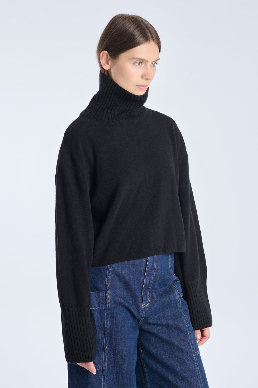 Black cashmere cropped turtleneck