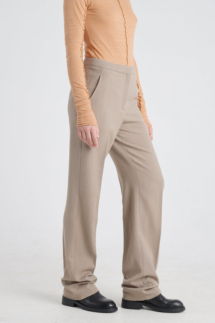 Taupe stretch wool pants with detachable pockets