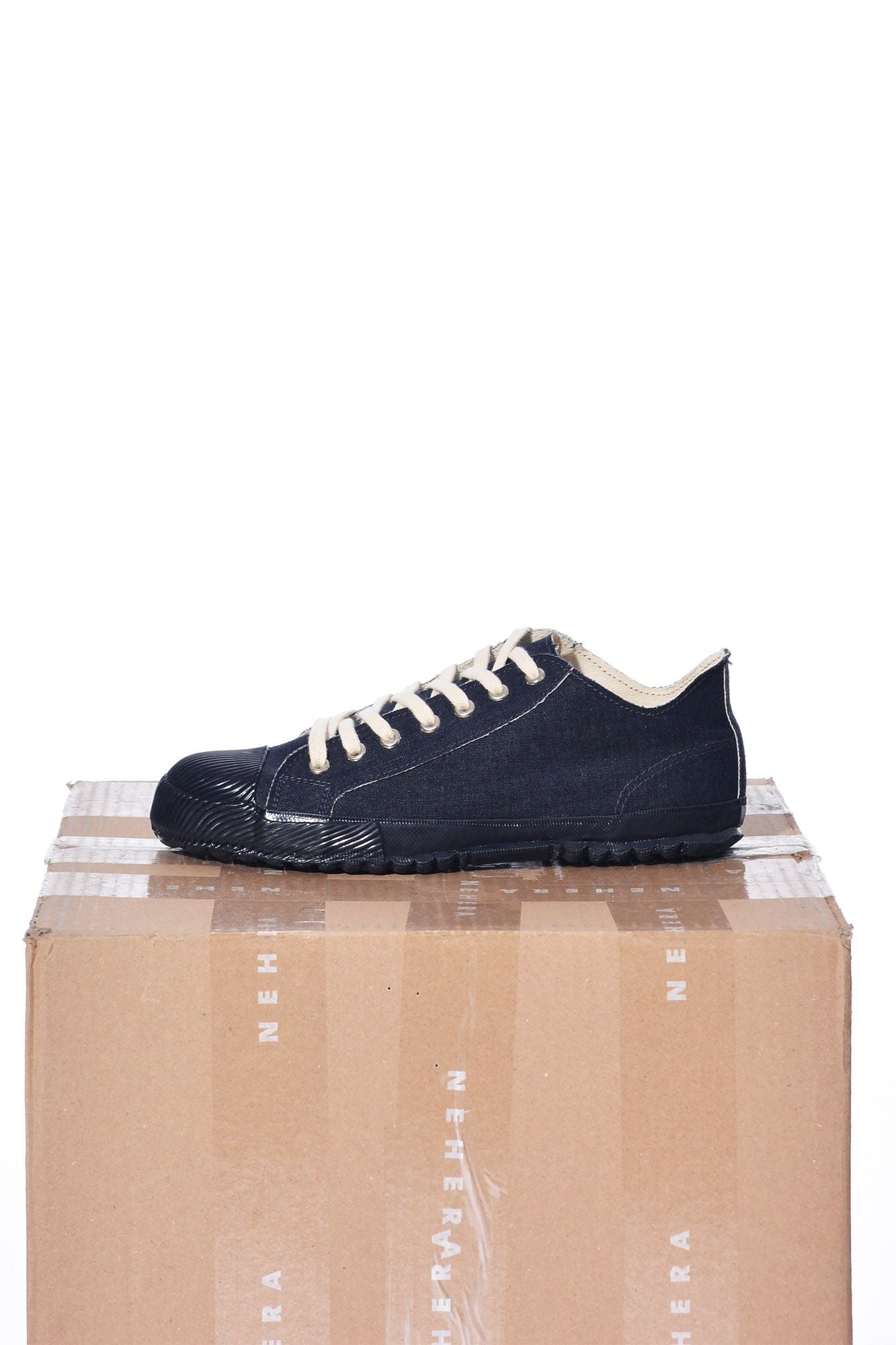 Navy blue rudeback linen sneakers