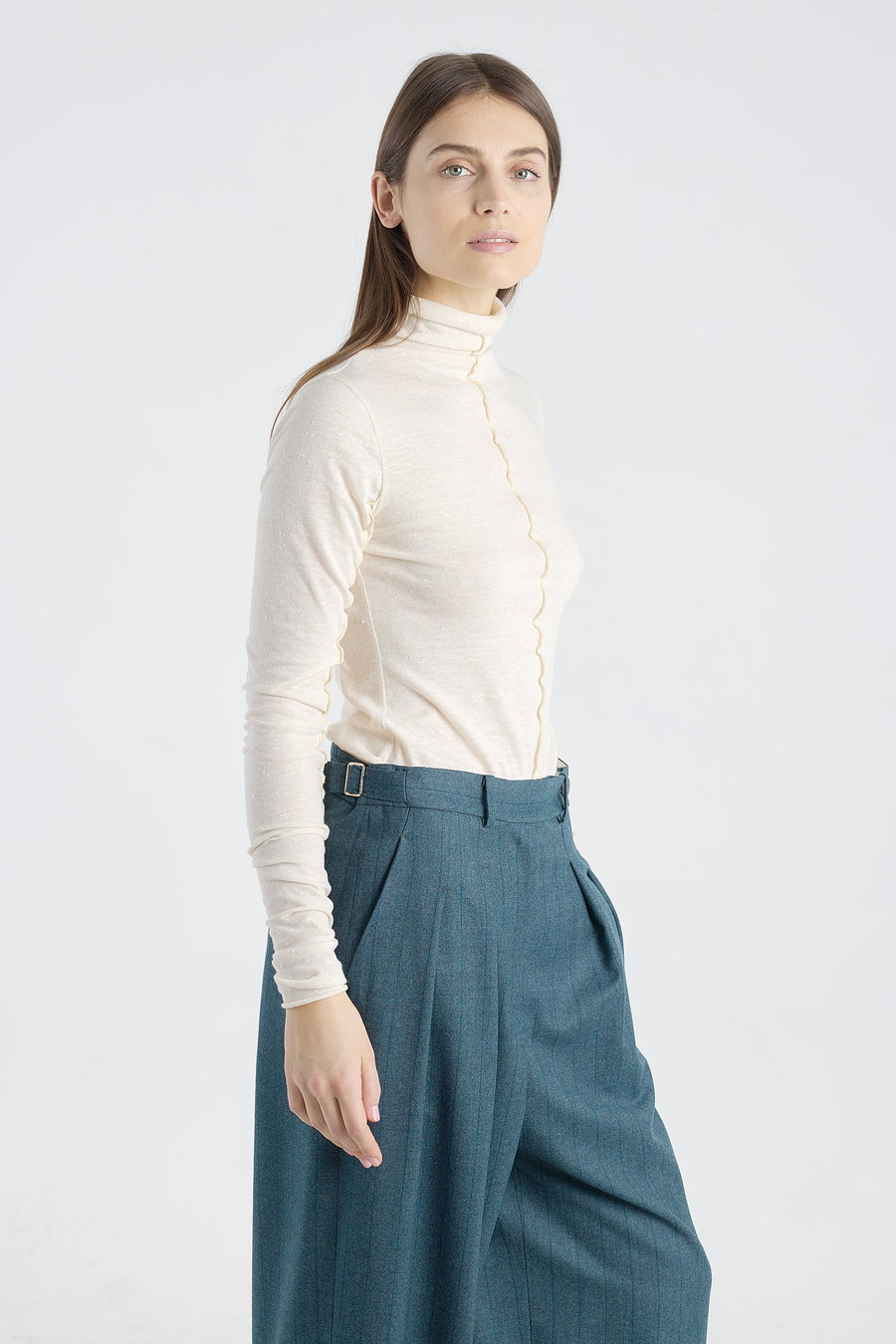 Off white cotton fitted turtleneck