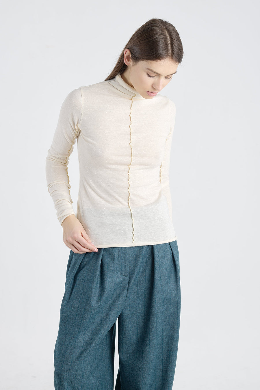 Off white cotton fitted turtleneck