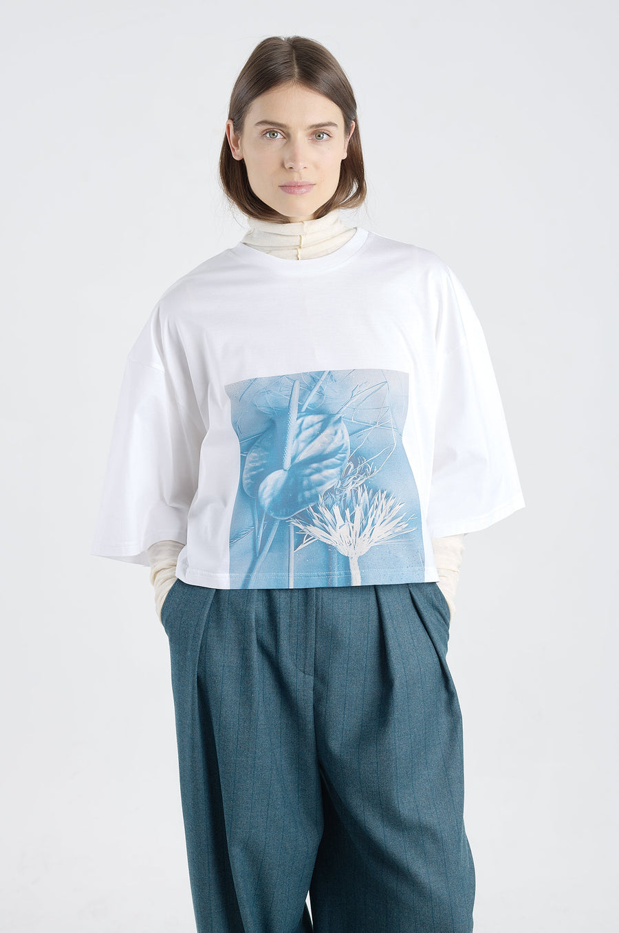 White & Blue cotton printed crop t-shirt