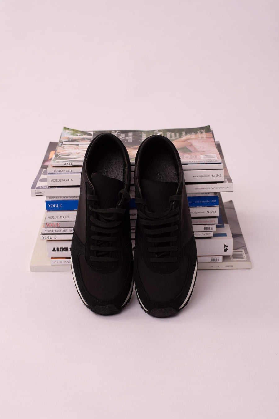 Black leather marathon unisex sneakers