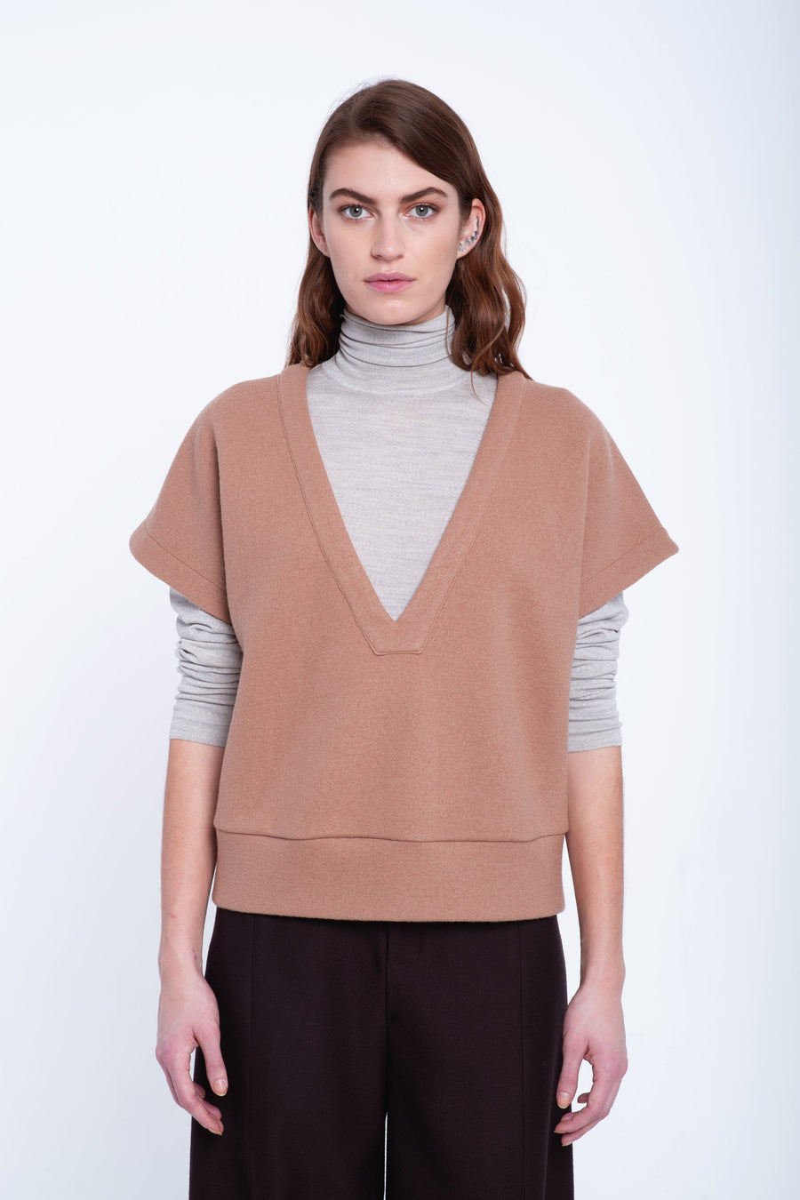 Beige wool deep jersey vest