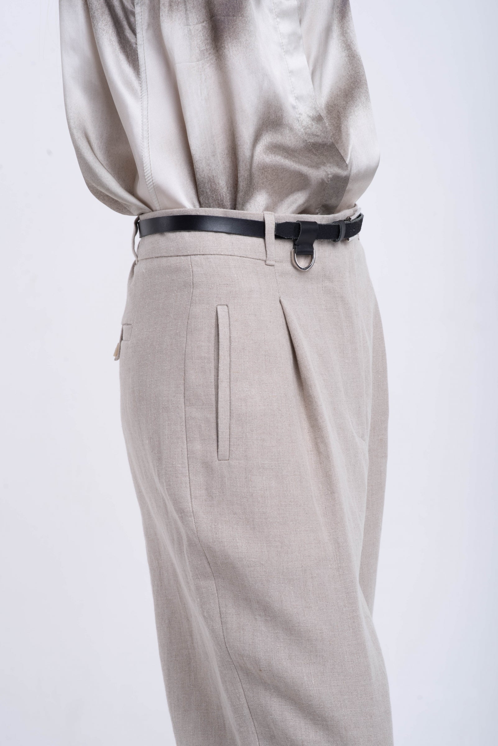 Black skinny belt with d-ring